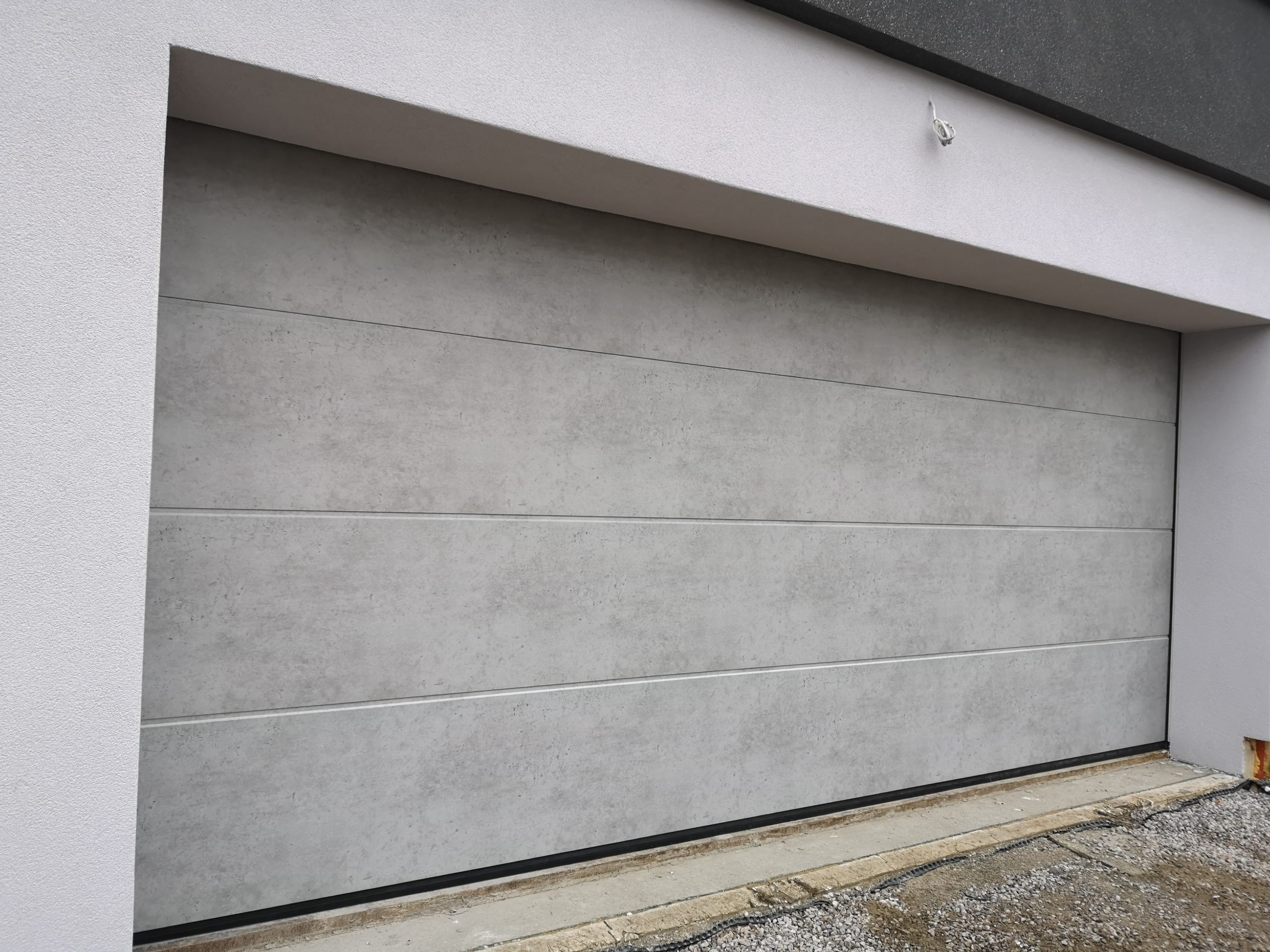Brama garażowa Hörmann Beton – nowe oblicze bram garażowych