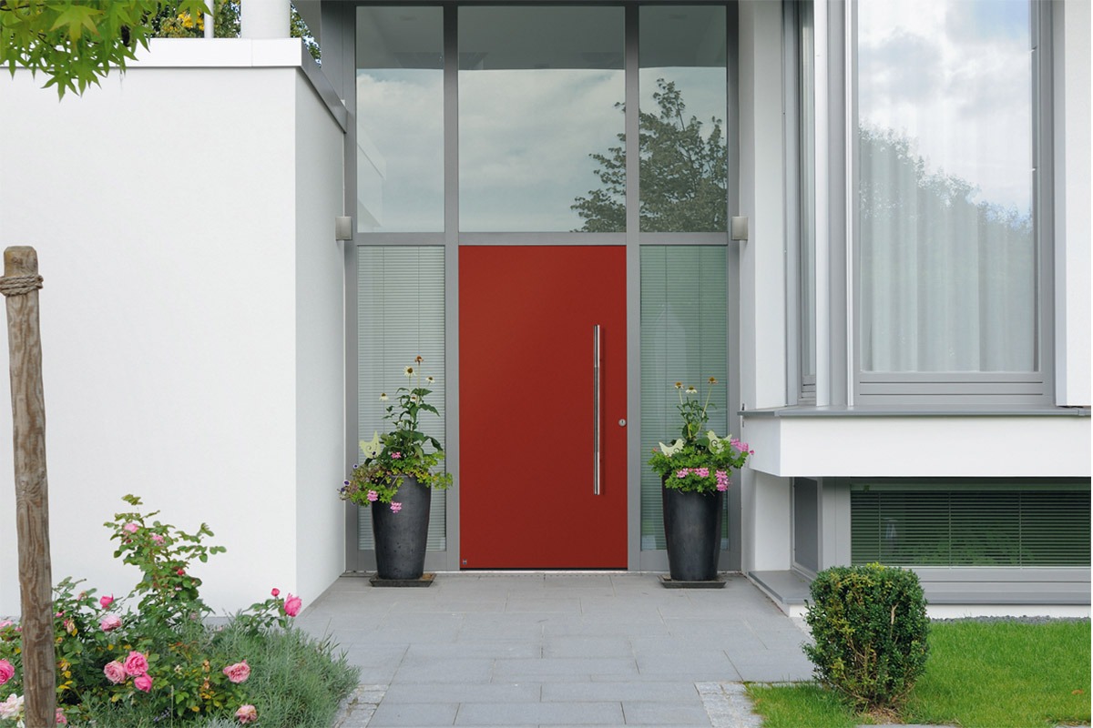 Kolorowe drzwi zewnętrzne – nowy trend na rynku